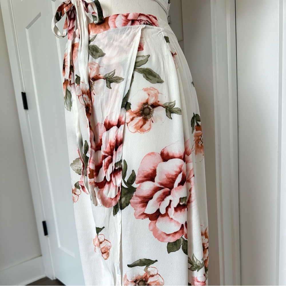 White Tropical Floral Wrap Skirt and Top Coord Set | Size 2 - Picture 5 of 9